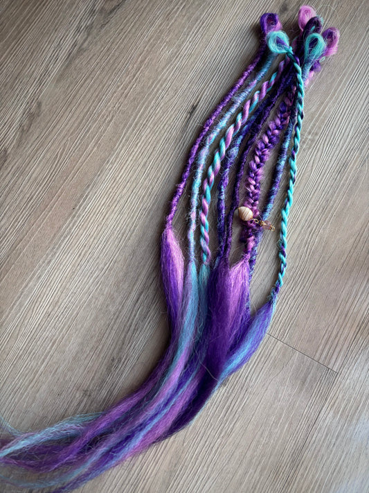Accent set of synthetic dreadlock extensions